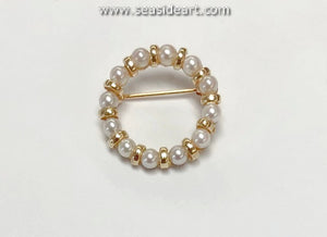 14K Yellow Gold Cultured Pearl Brooch