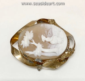 Gorgeous Vintage Lady's Shell Cameo Brooch-"Rebecca at the Well"