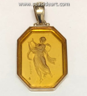 Lady's Glass Intaglio Pendant-14K Yellow Gold