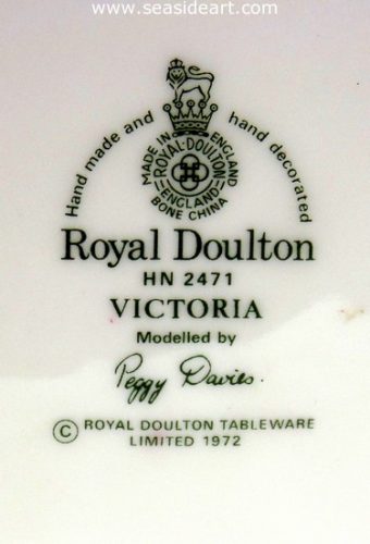 Royal Doulton Porcelain Figurine 2024 “Victoria” 1972